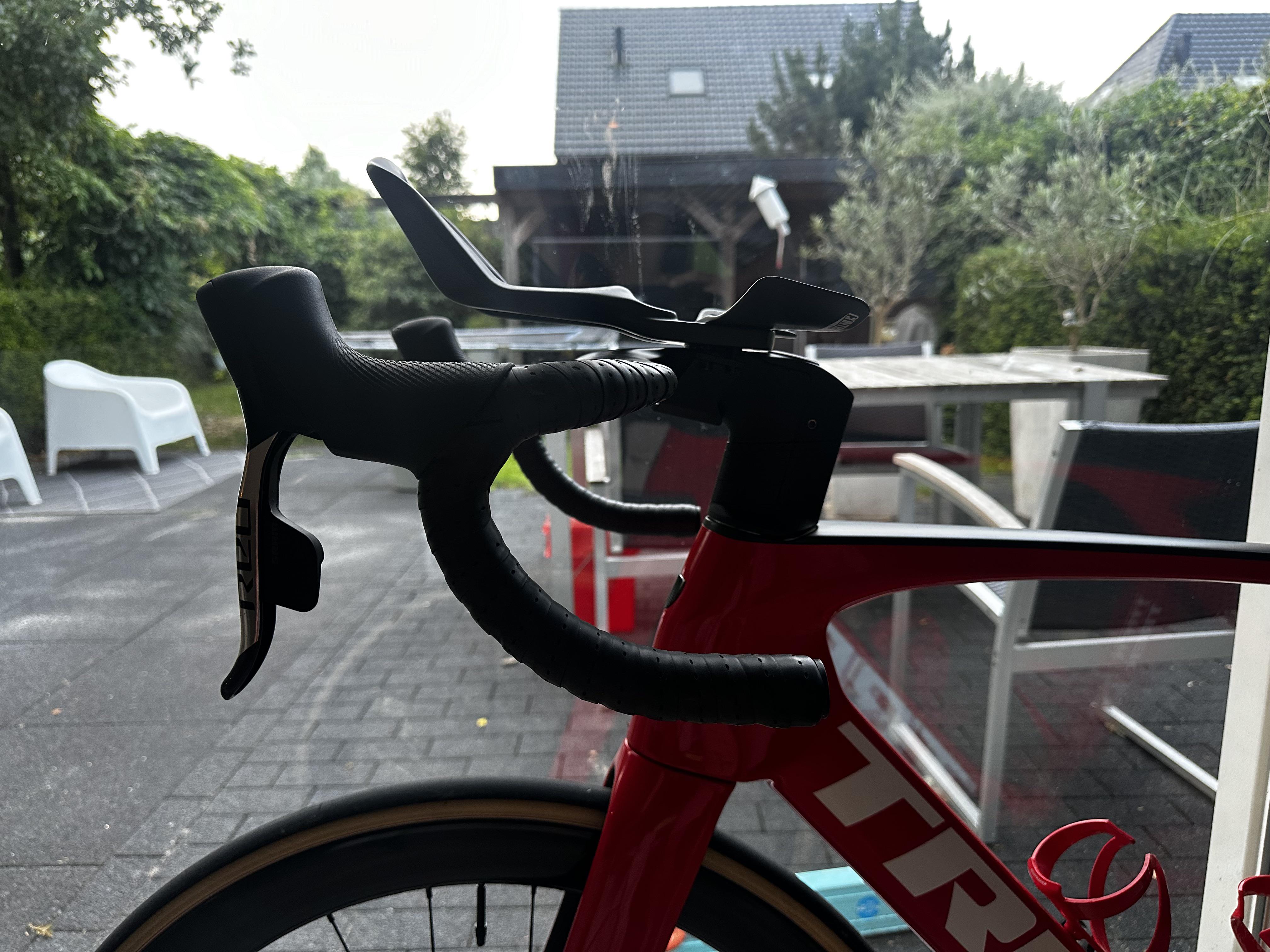 新しいMadoneのエアロバーについて意見が欲しいです。 : r/TrekBikes