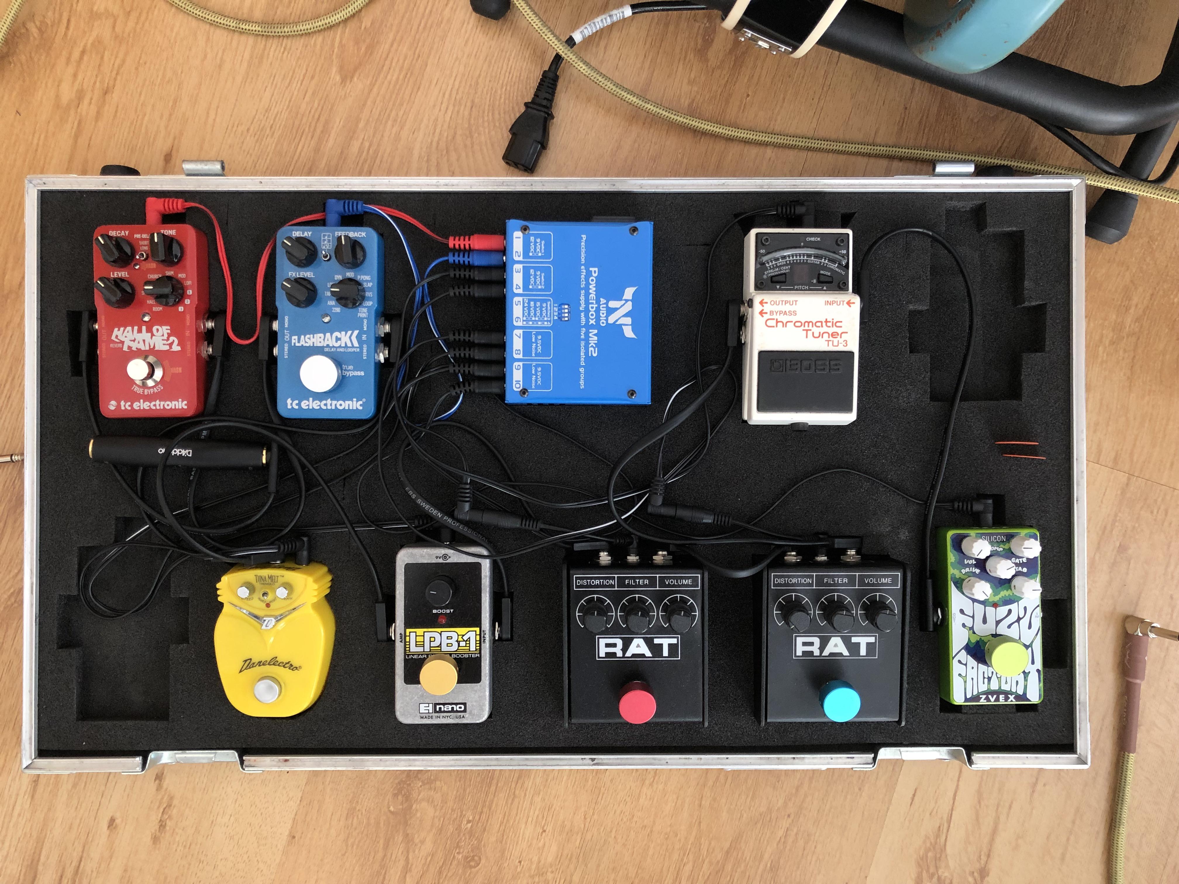 NPD] 俺のシンプルなペダルボード用にZVEX Silicon Fuzz Factory : r