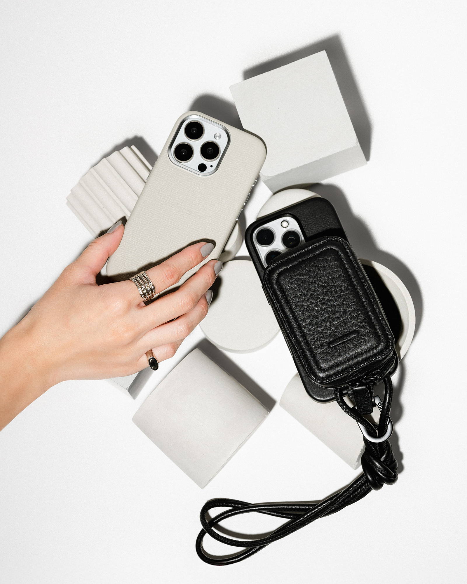 美しく、快適な移動を可能に。ウェアラブルなiPhoneケース – objcts.io