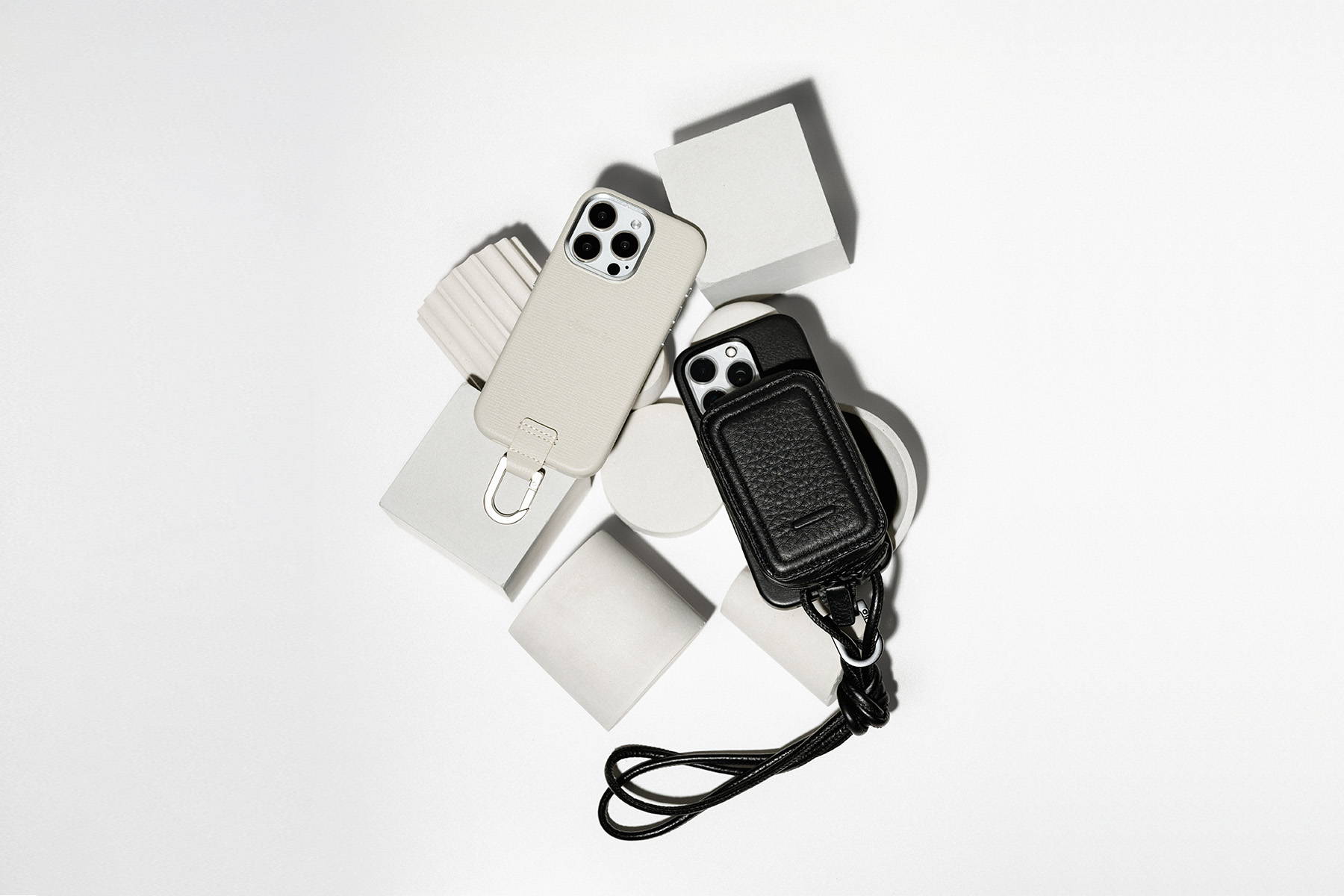 objcts.ioホワイトベージュスマホショルダー