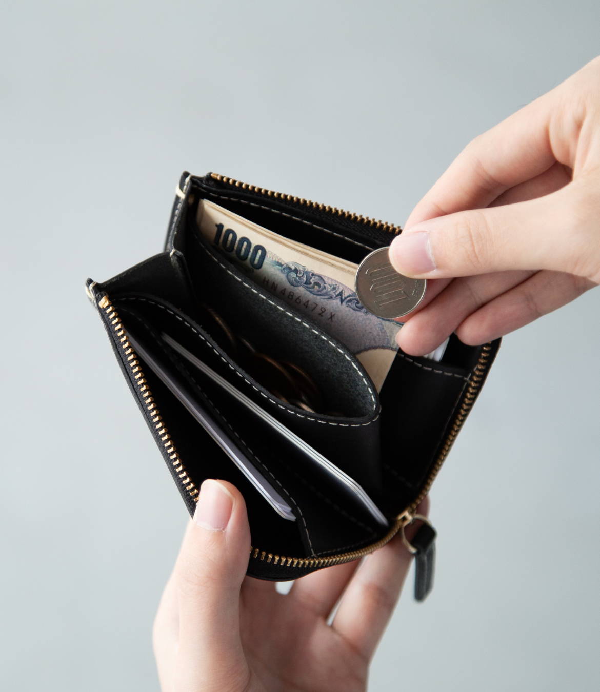 キャッシュレス派も満足 収納自慢のミニ財布｜ハンディLファスナー