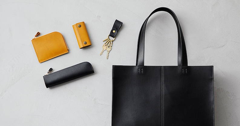 ナチューラ」シリーズに、2つの新型トートと新色「ブラック