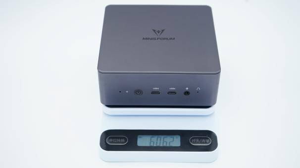 Venus Series UM790Proは金属製ケースからプラスチック製ケースへの