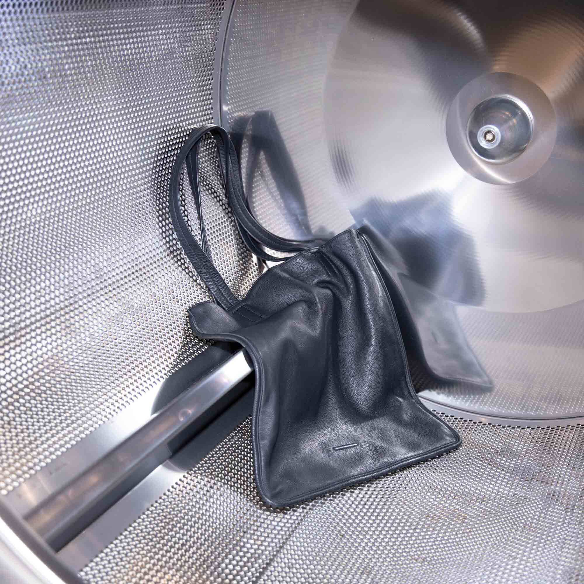 デザインの意図 -ウォッシャブルレザートート- – objcts.io