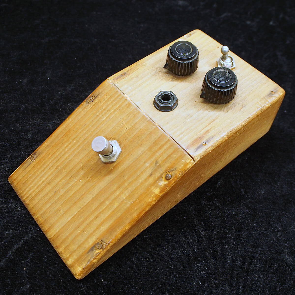 What is the Tone Bender MK1? | The History and Features of the