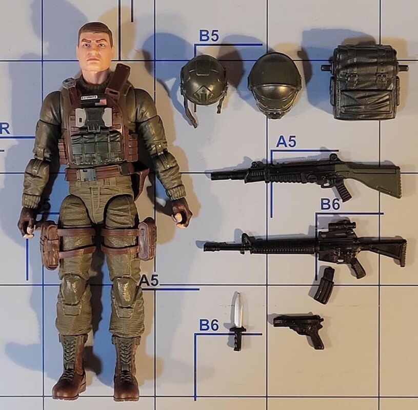 IN HAND images of the Hasbro G.I. Joe Classified Series Grunt
