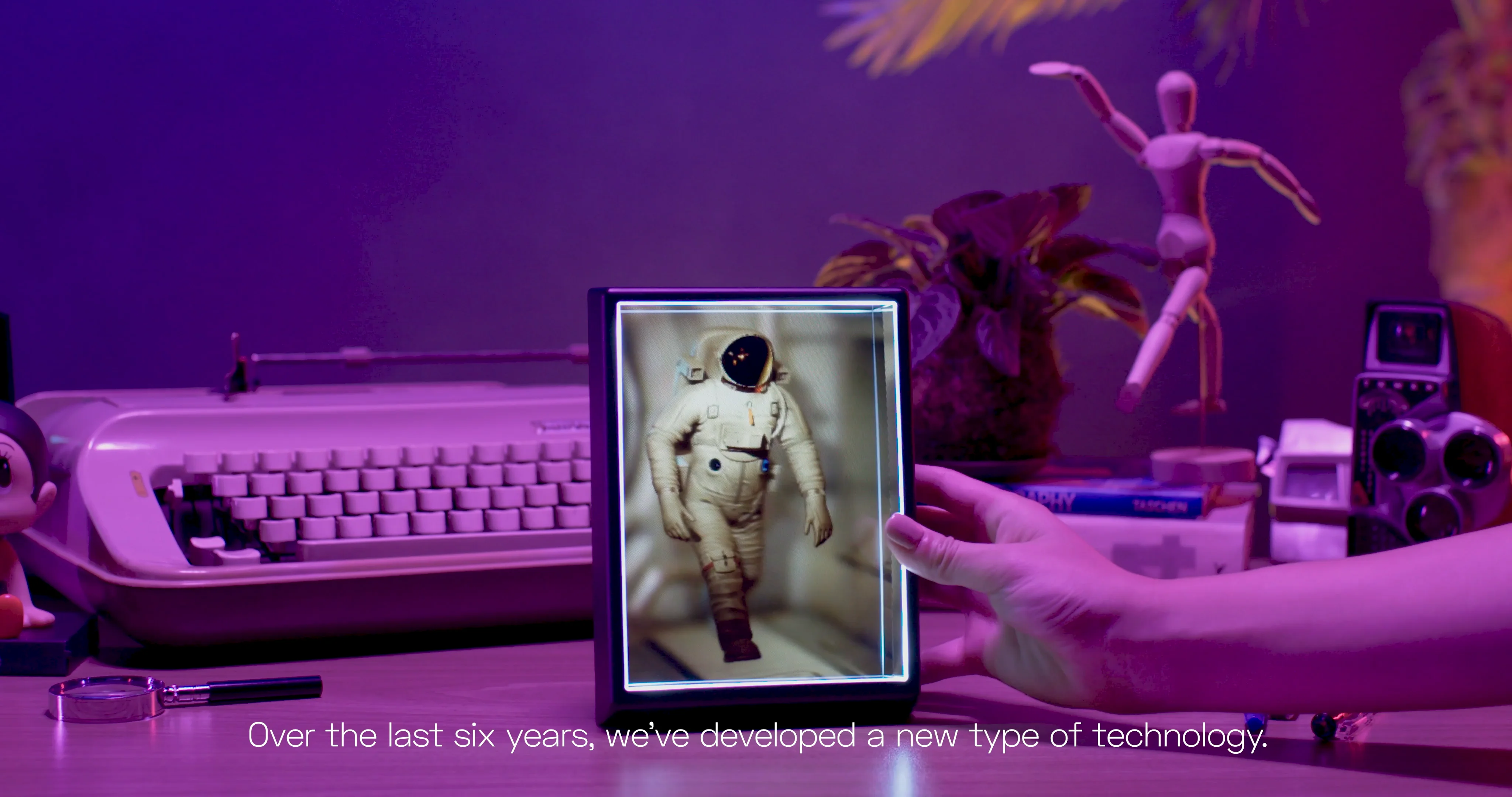 Looking Glass Portrait: Transform 2D Images into Holographic Portraits