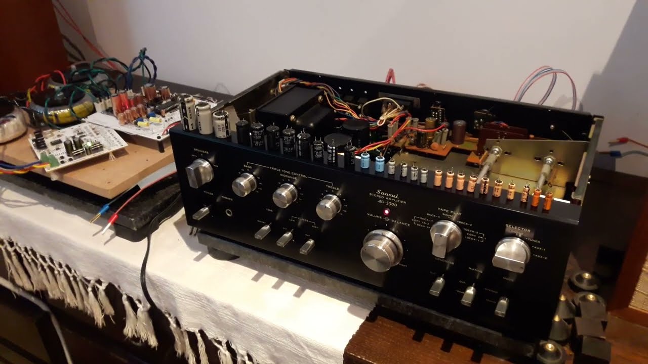 SANSUI AU-5500 - Capacitors Upgrade - YouTube