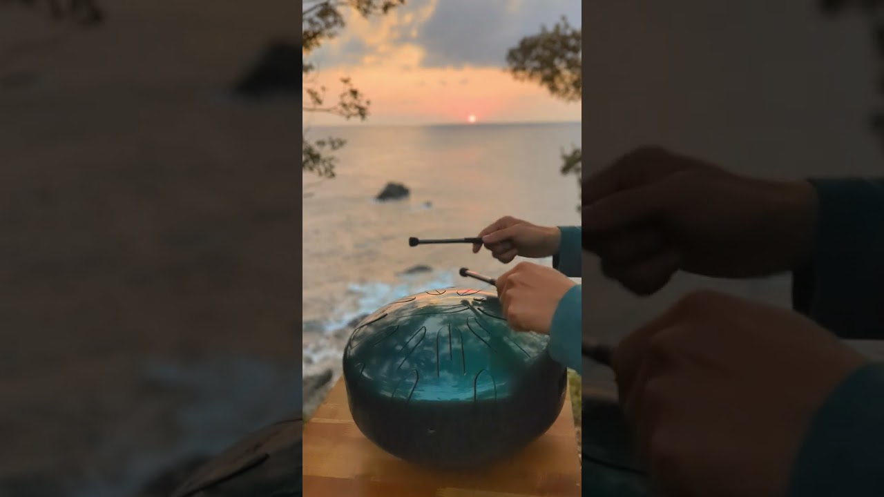 大型凪を夕暮れの海を背景に演奏 #さざなみドラム - YouTube