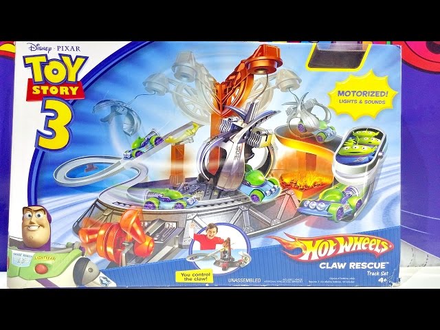 Toy Story 3 Hot Wheels Disney Pixar Claw Rescue Stunt Track Set