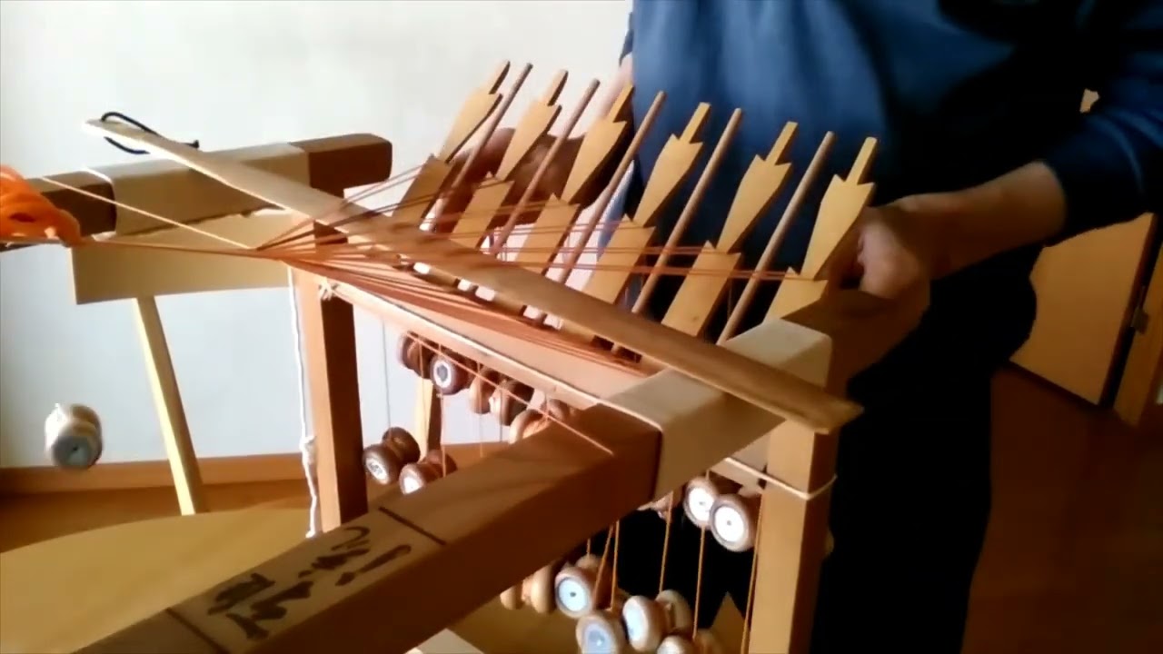 実演”綾竹台（くみひも） - YouTube