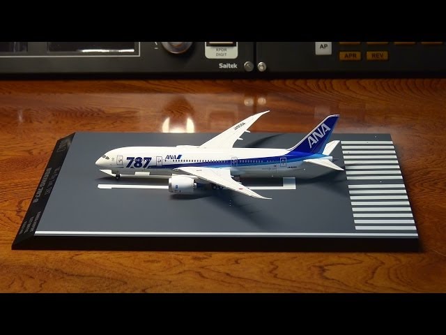 全日空商事】1:400 787-8 JA806A 787ロゴ付き国際線仕様機 主翼地上