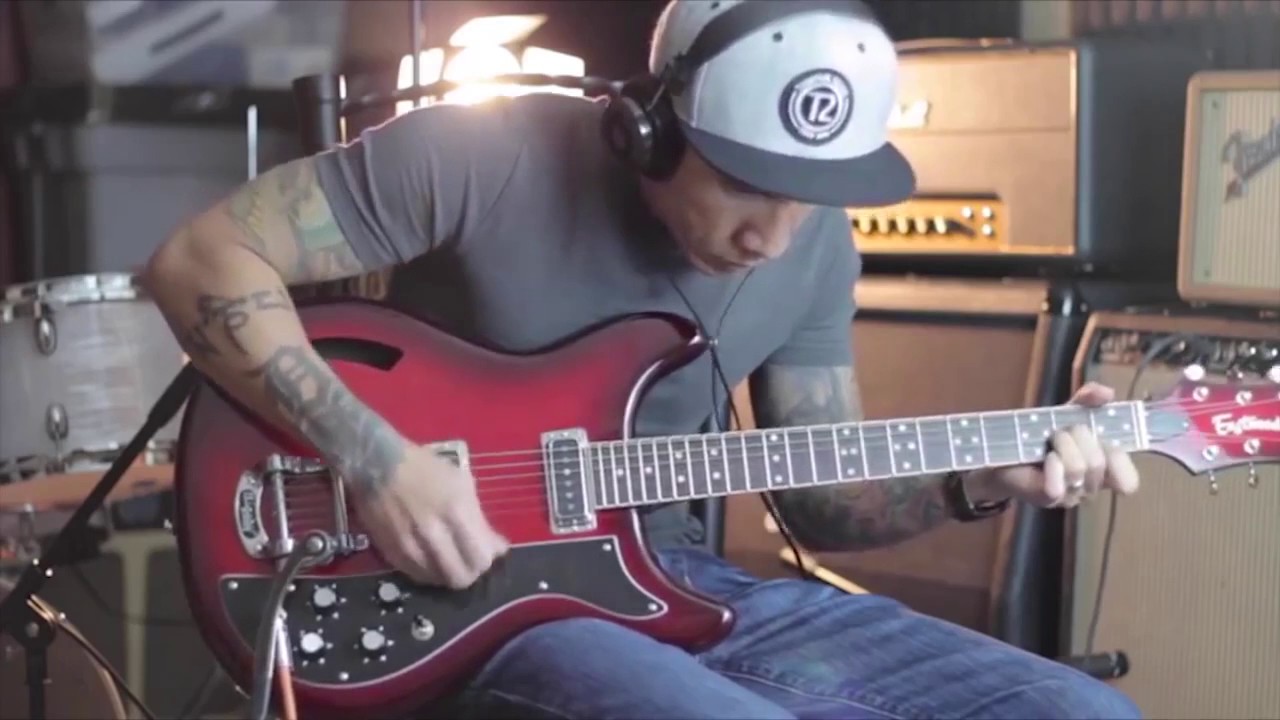 Eastwood Custom K-200 in 30 Secs - YouTube