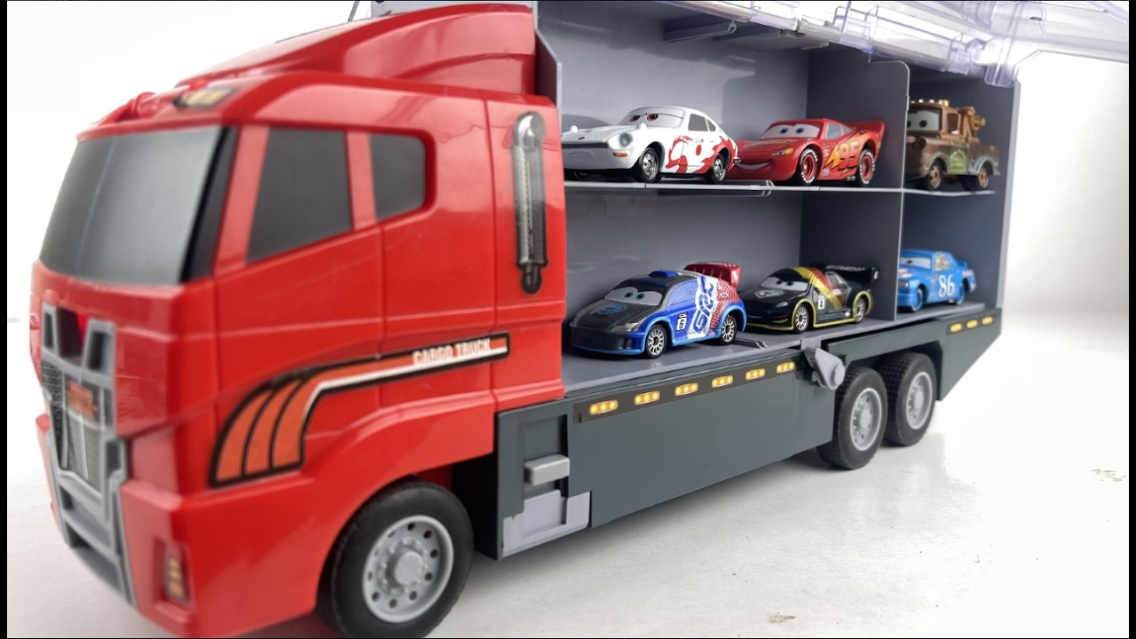 TOMICA DISNEY 🚛 はたらく車コンボイ出動！消防車＆ブルドーザー