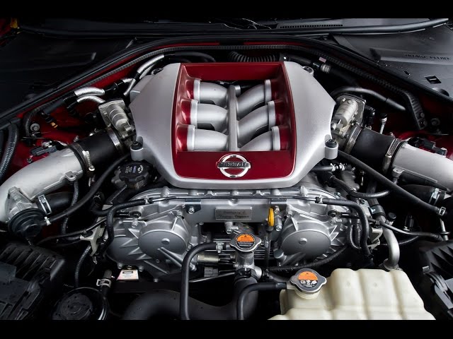 Nissan GT-R (R35 2017) 3.8 V6 TwinTurbo 570 HP engine and exhaust