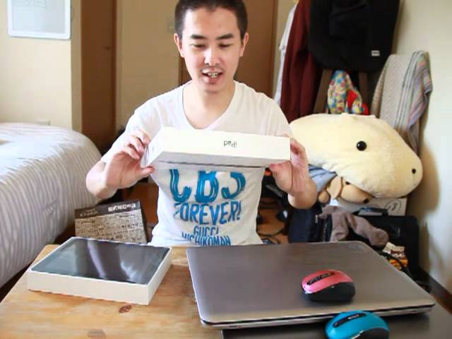 The iPad 2 is here! (1/2) - YouTube