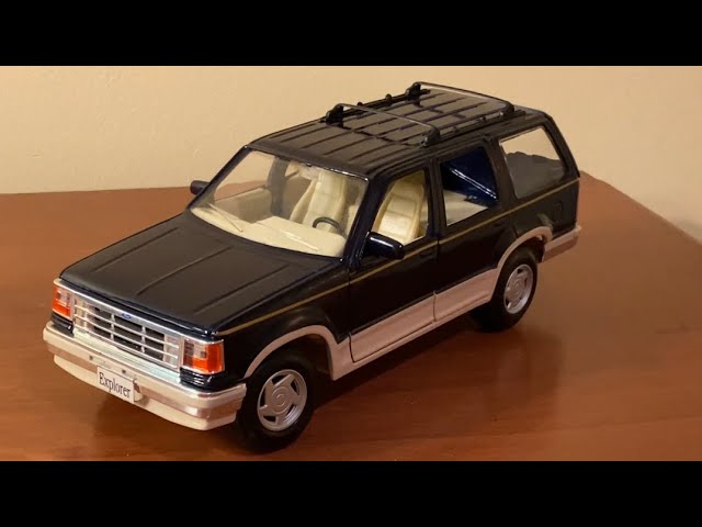 Maisto 1992 Ford Explorer Unboxing and Review (Scale 1/24) - YouTube