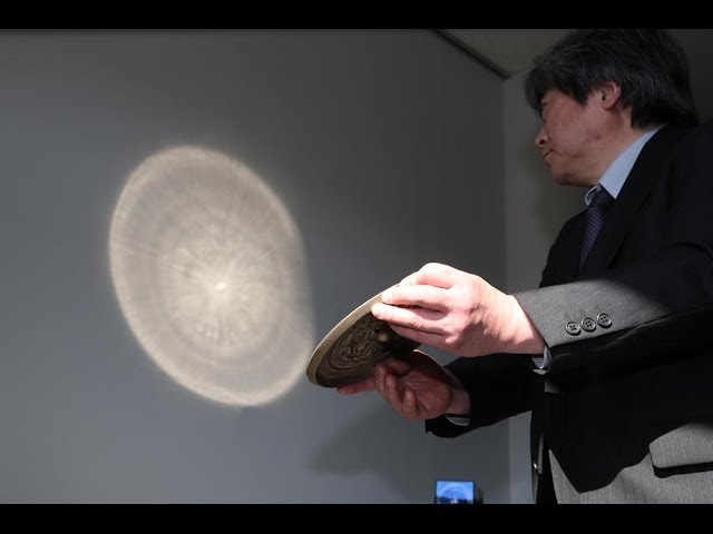 古代青銅鏡は魔鏡 - YouTube