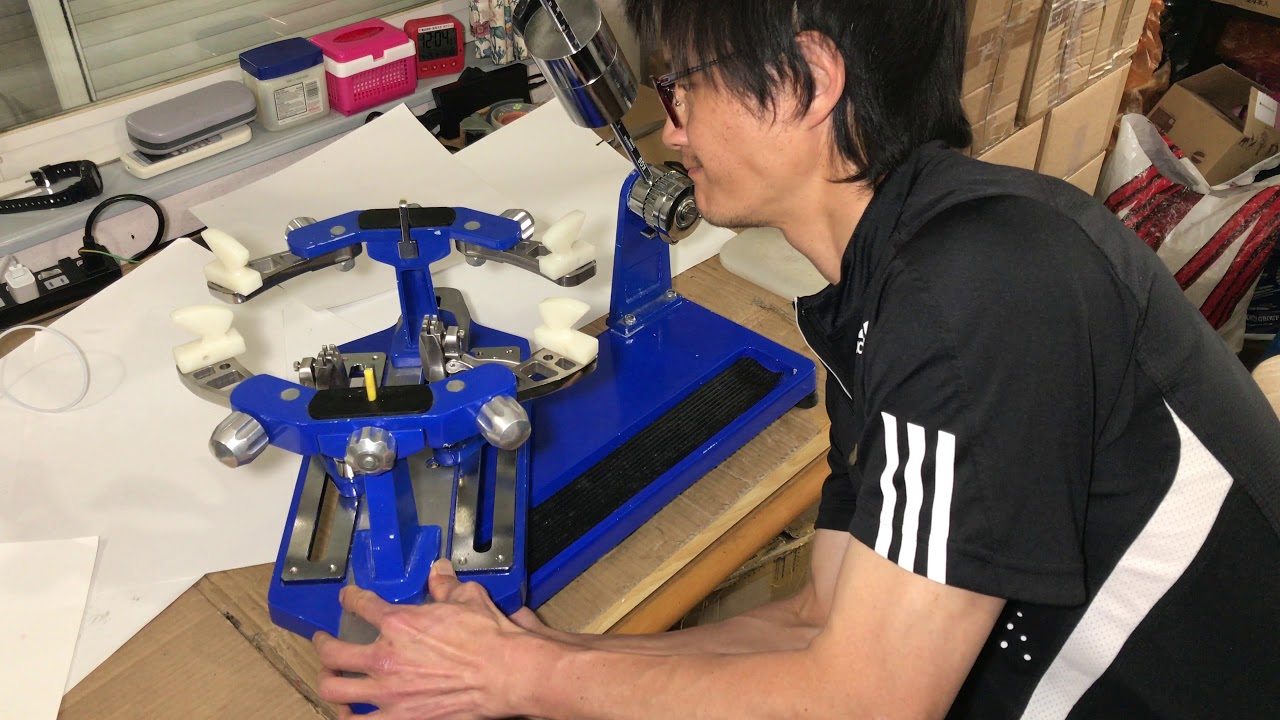 EagnasイグナスChallenger 1 Blueガット張り機動作確認テニスと