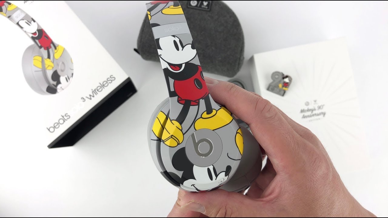 First Look: Mickey's 90th Anniversary beats Solo3 Wireless