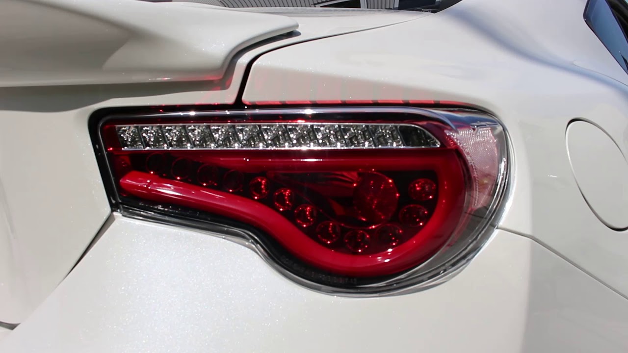 ZN6 ＆ ZC6】トヨタ86 ＆ スバルBRZ AVEST フルLEDチューブテール