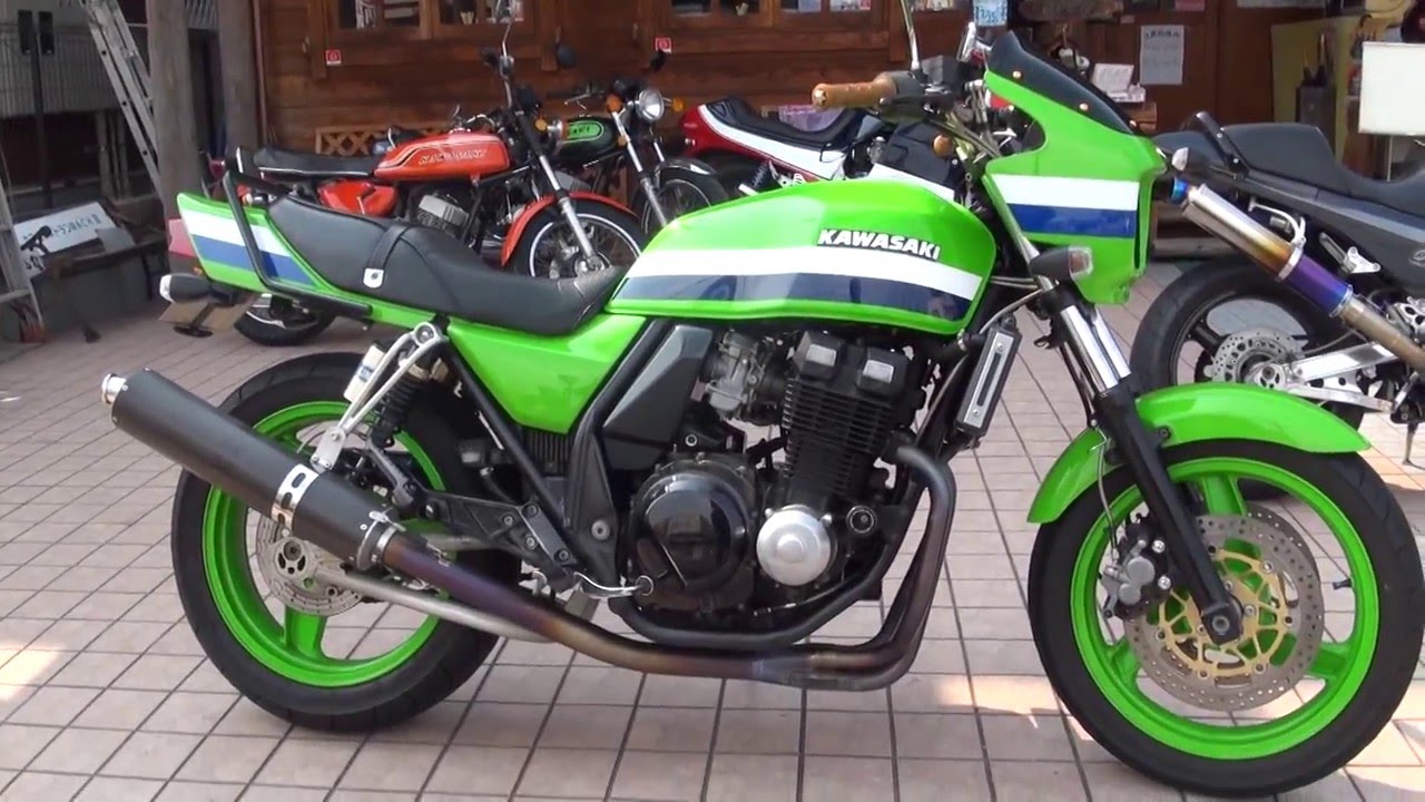 A-8 Kawasaki GPZ900R Ninja Kawasaki・ZRX-Ⅱ ライムグリーン激走