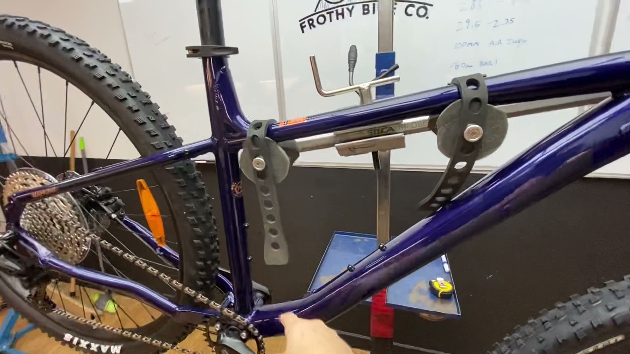Kona Mahuna 2022 hardtail review (from a mechanics view) - YouTube