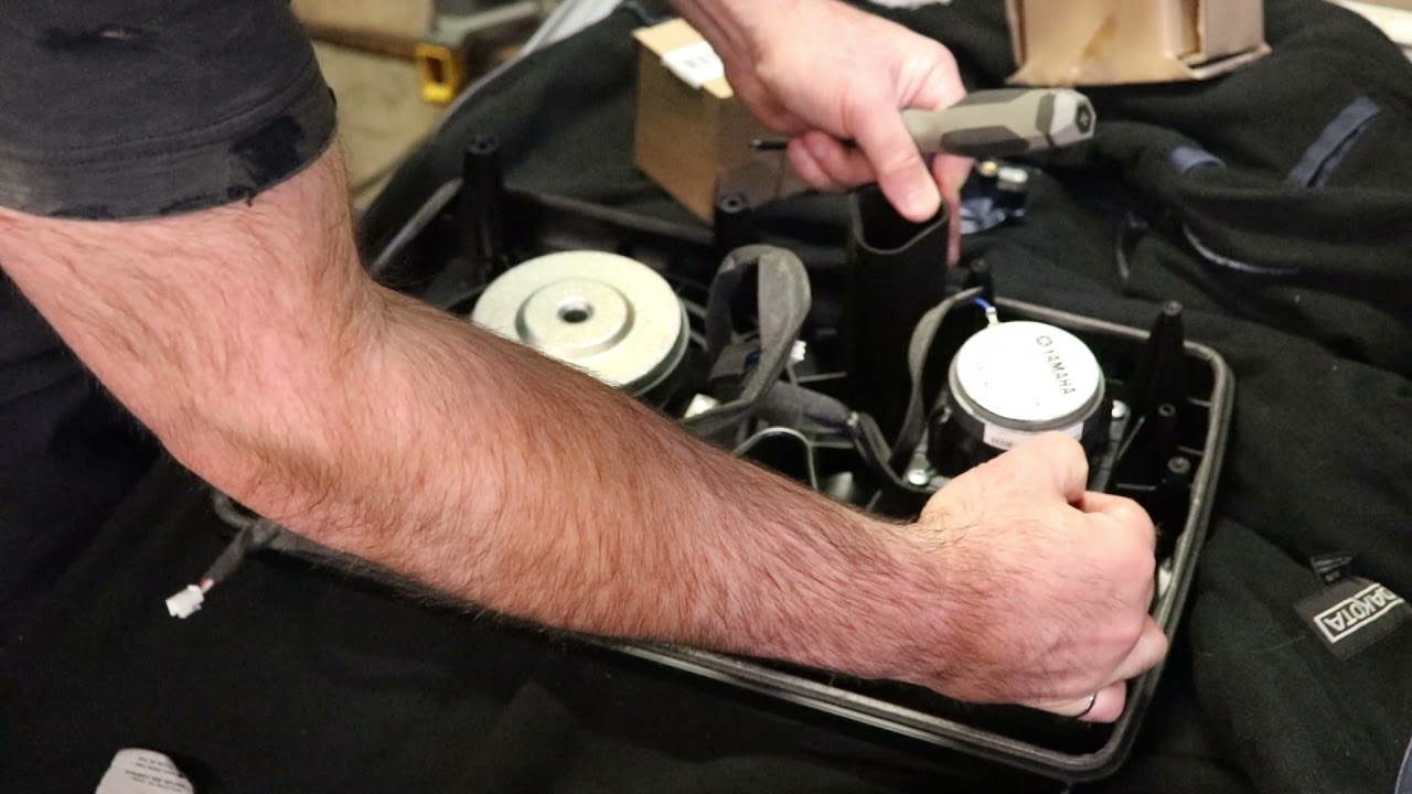 Replacing Yamaha Stagepas 400i Compression Driver - YouTube