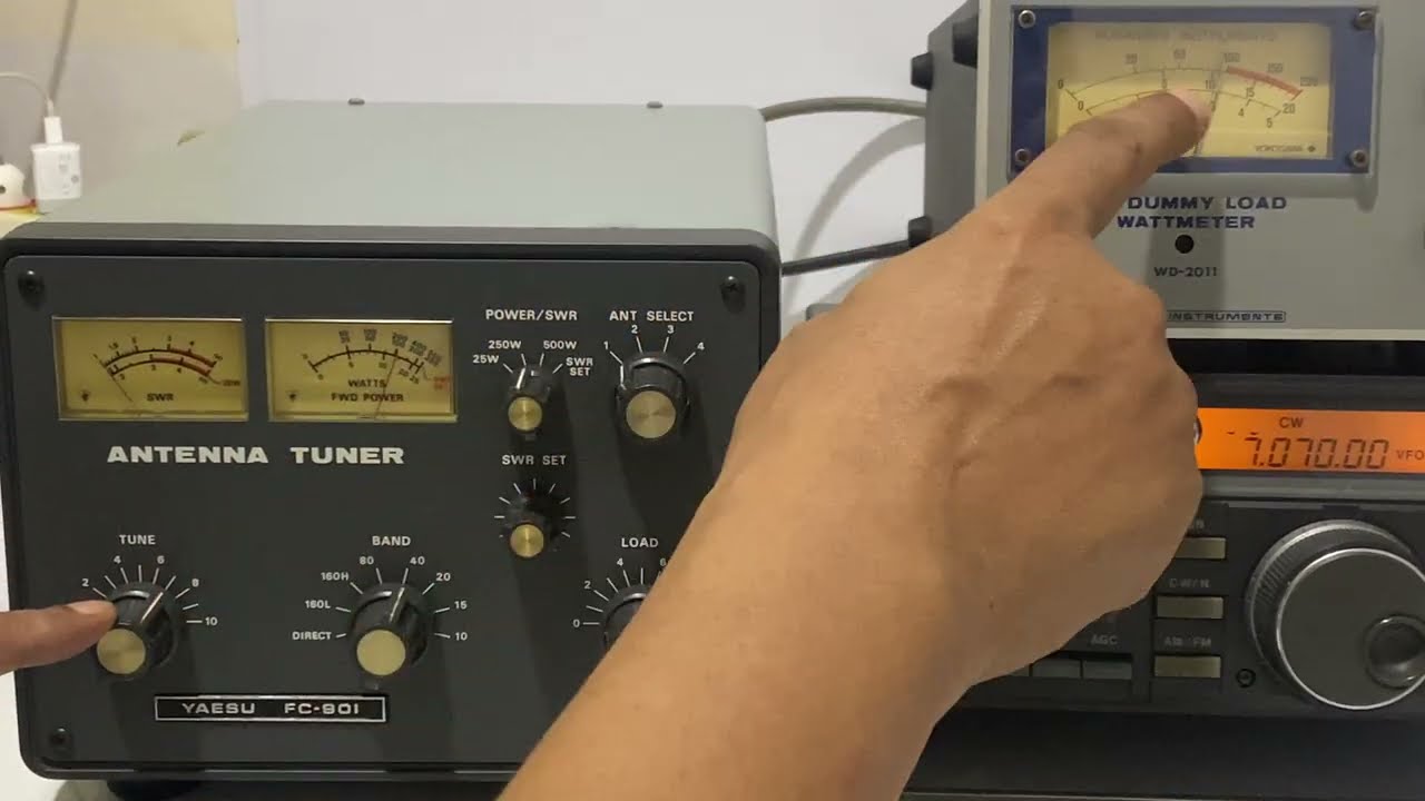 Yaesu FC-901 HF Antenna Tuner 500W - YouTube