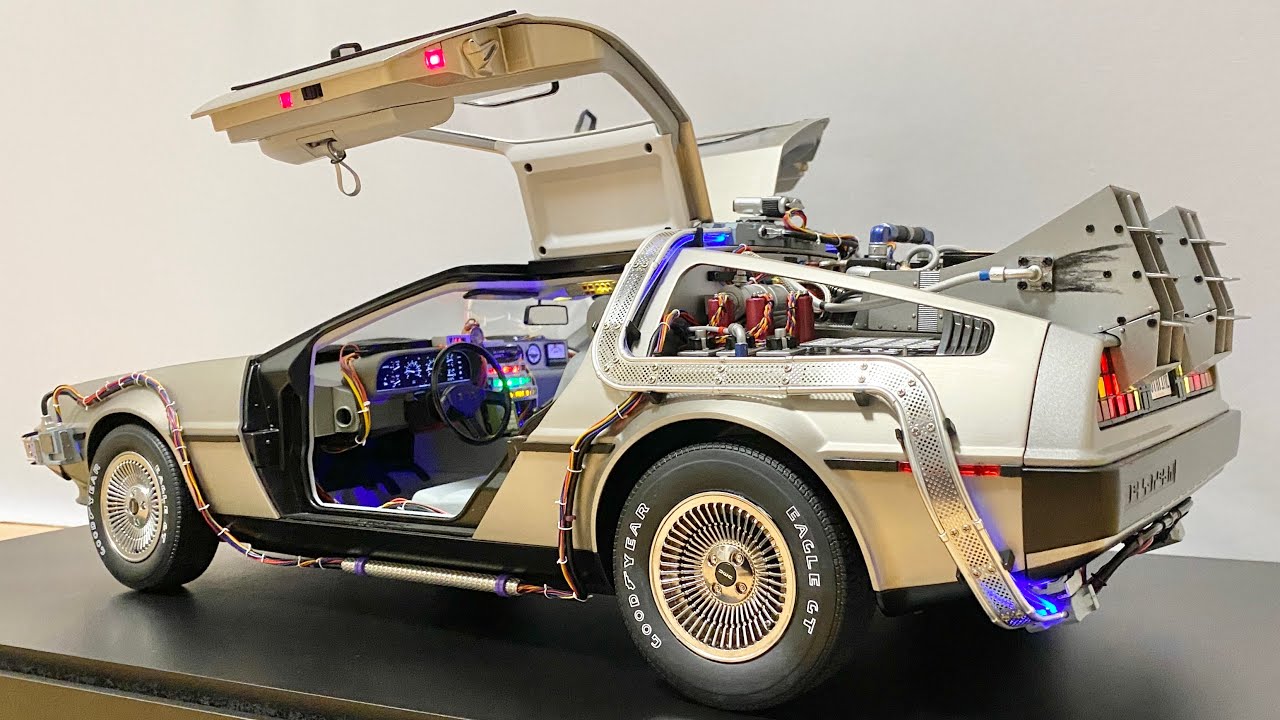 Everything about the 1/8 Back to the Future DeLorean [DeAgostini