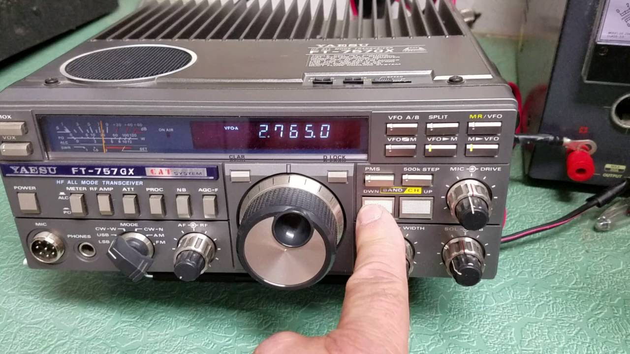 Yaesu FT-757GX - YouTube