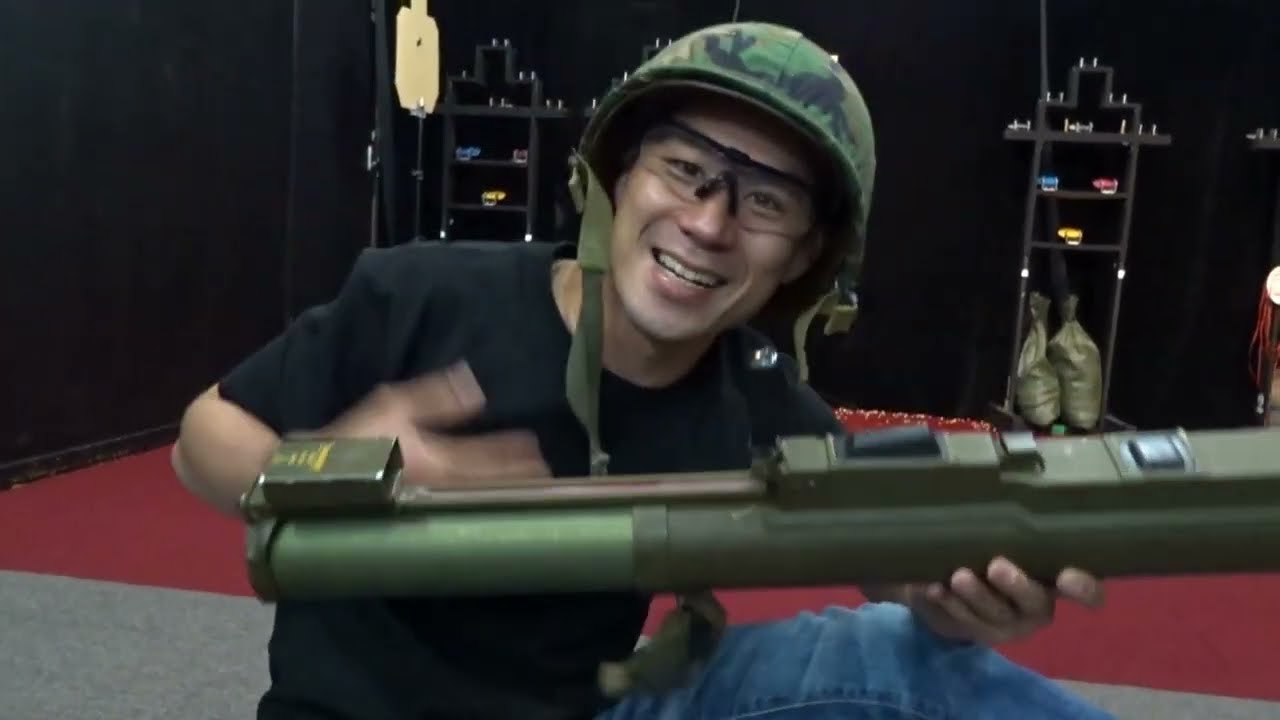 本物放出品M72A1を操作してみた - YouTube