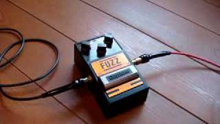 Guyatone PS-030 FUZZ DISTORTION - YouTube