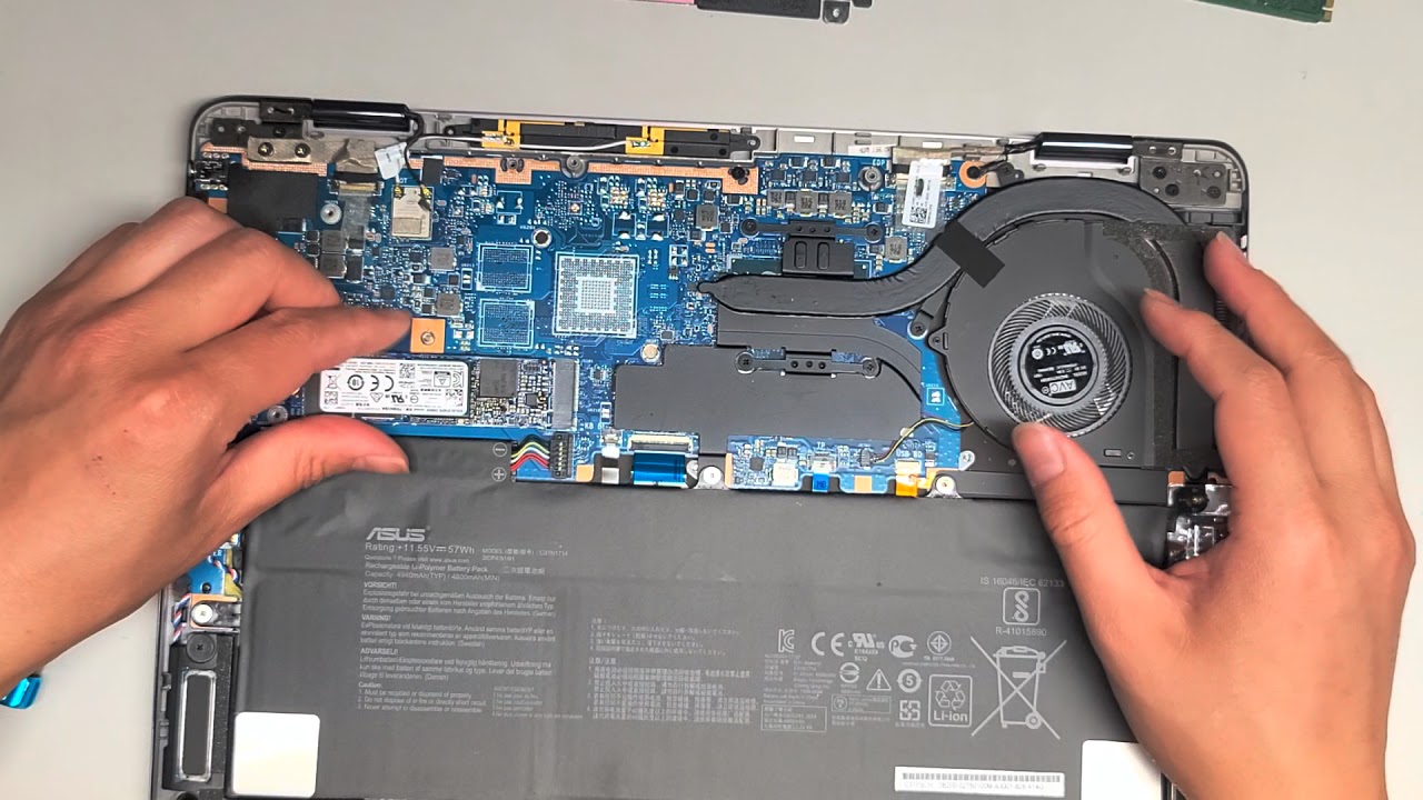 ASUS Zenbook UX461U Disassembly SSD Hard Drive Upgrade Replacement