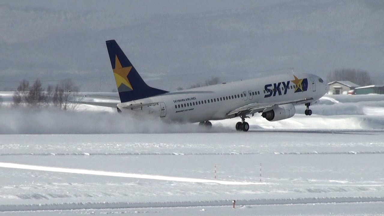 Full HD】 雪の旭川空港 Skymark Airlines B737-800 Takeoff Snow