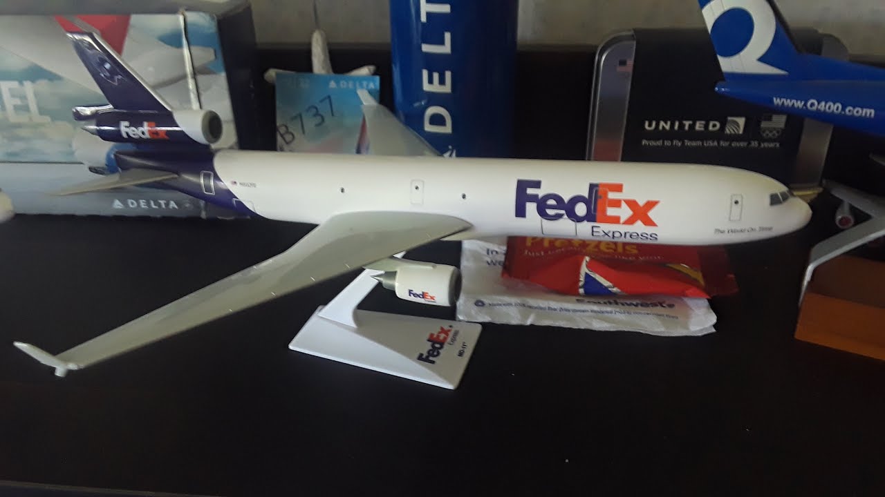 Flight Miniatures FedEx MD11 Unboxing and Review - YouTube