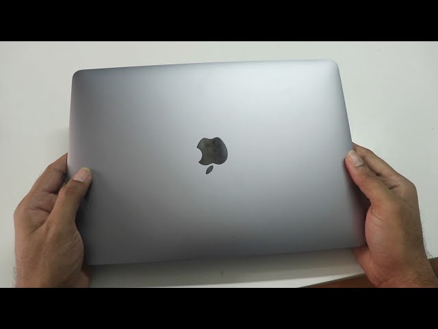 M1 Macbook on the MacOS Ventura Looks Stunning !! Should You