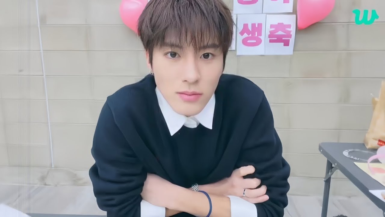 Eng Sub]🌹 THE BOYZ ERIC 🌹 Birthday🎉🎉 Weverse Live(2023.12.22