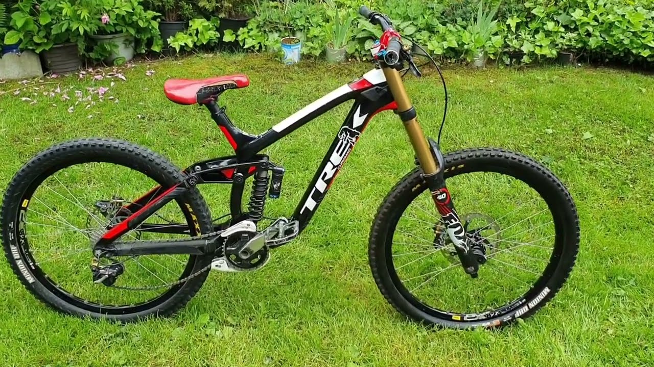 TREK SESSION 9.9 || CARBON FIBER DOWNHILL BIKE || MTB REVIEW