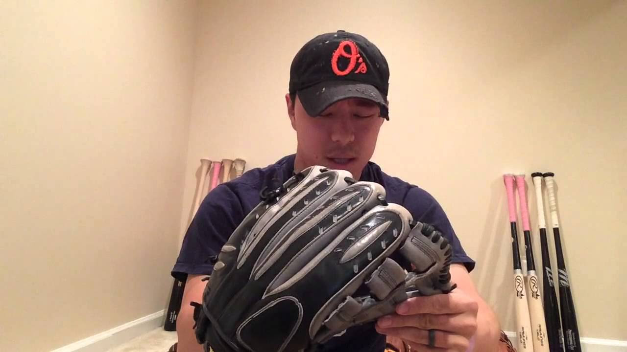 Wilson A3000 1955 - YouTube