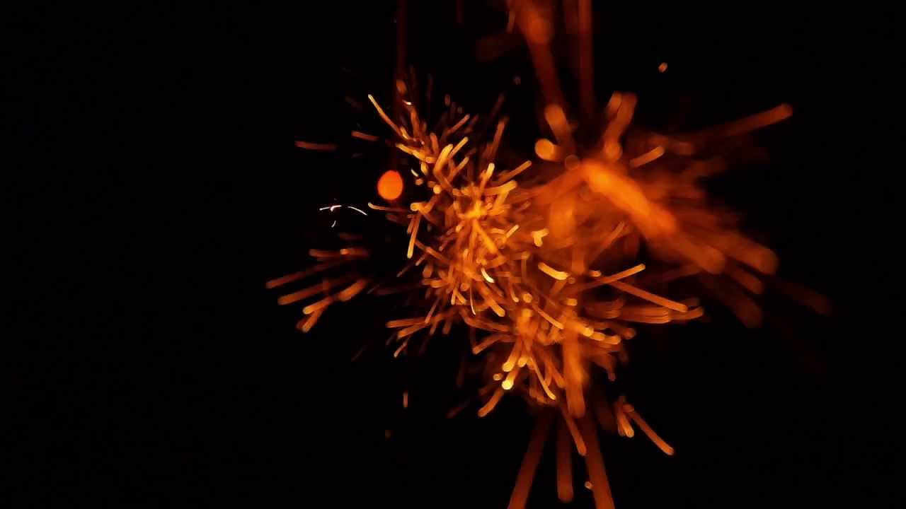 線香花火 a sparkler. - YouTube