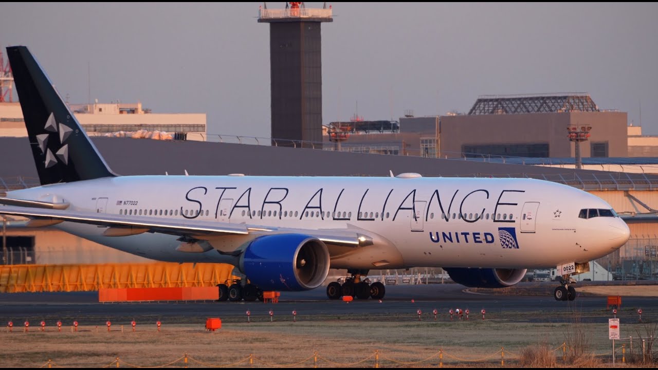 United Airlines Star Alliance Livery Boeing 777-200ER N77022