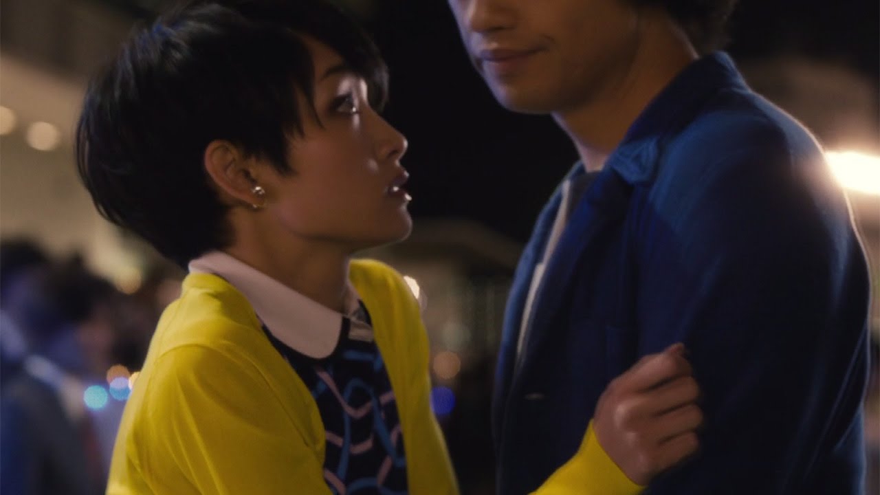 剛力彩芽＆斎藤工の“胸ドン”から“マフラーグイッ！”までを振り返る