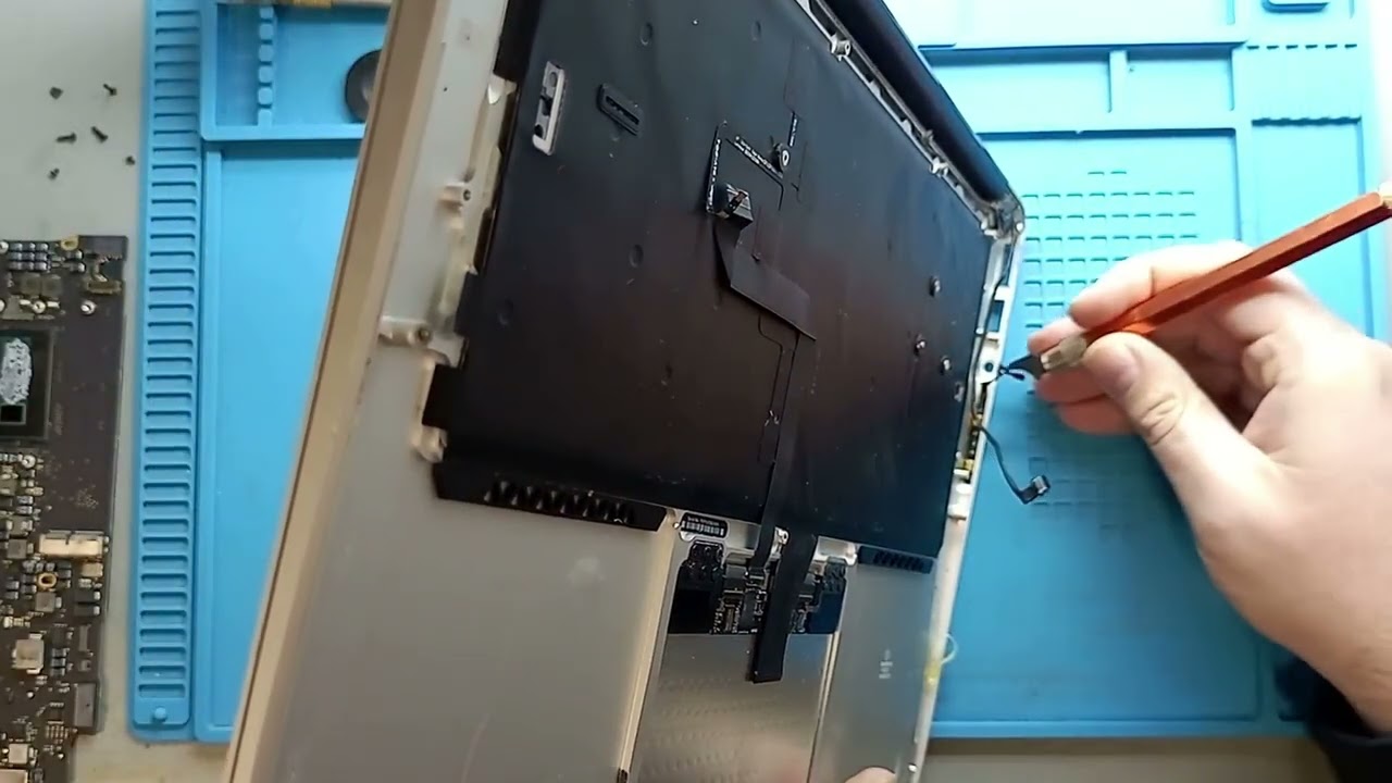 Apple MacBook Air 13 (A1466) - Disassembly And Cleaning - YouTube