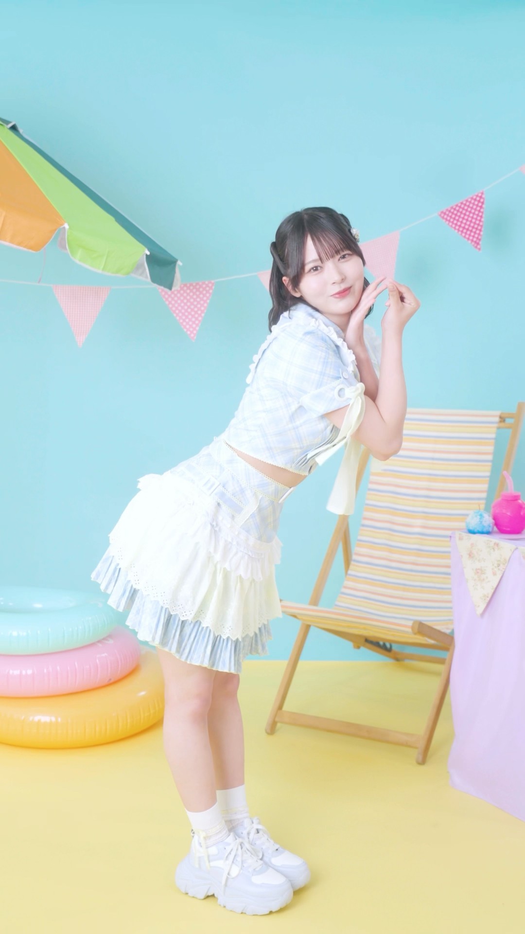 ≒JOY 3rdシングル『ブルーハワイレモン』歌唱衣装 全身ver. / 江角怜