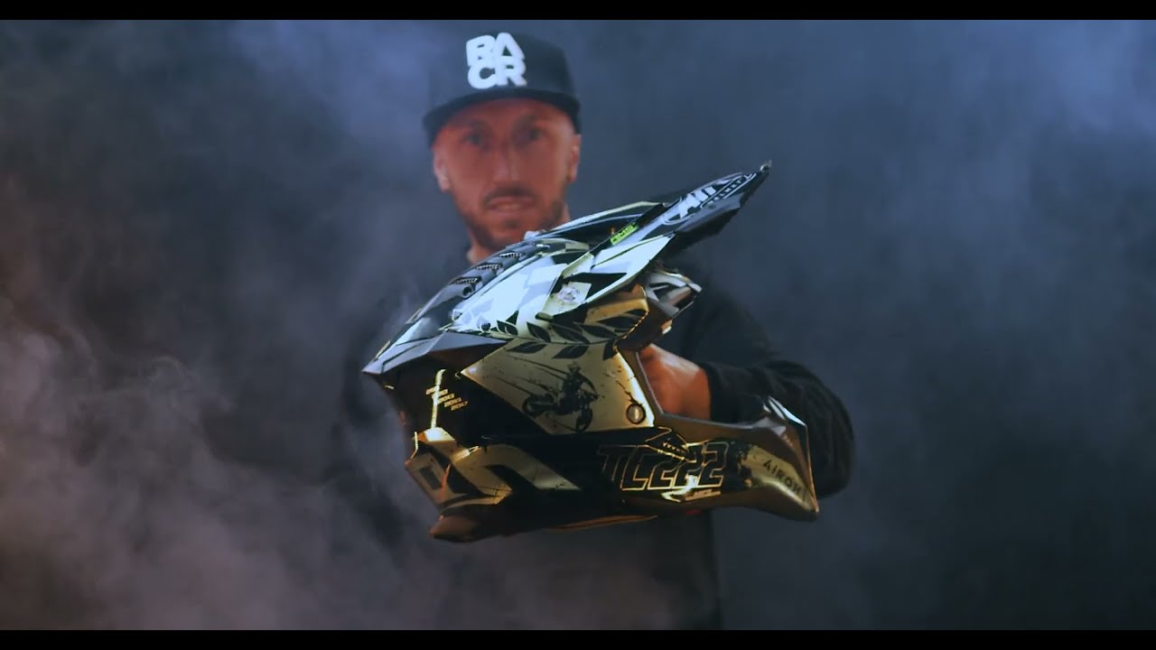 Airoh Aviator 3 TC 222 伝説のヘルメット | MotoStorm [jp]