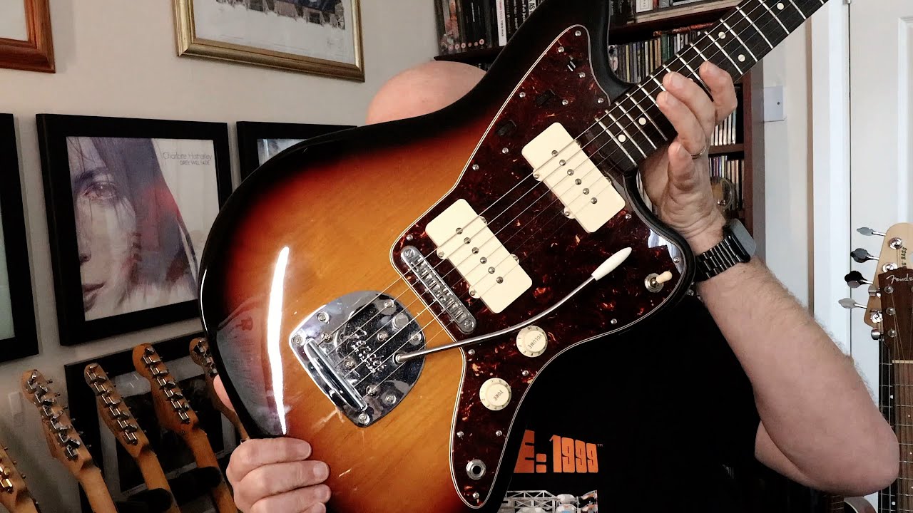 Fender Classic Player Jazzmaster Special 3 Colour Sunburst - YouTube