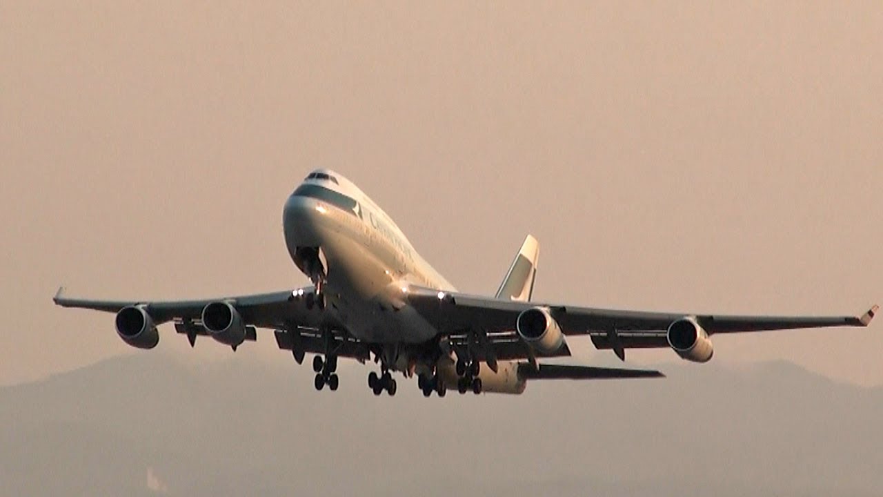 KIX/RJBB] Cathay Pacific Airways Boeing 747-467 [B-HOX] take-off