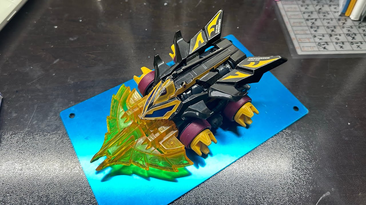 新作クラッシュギア 紹介「キングカイザーGF」 - YouTube