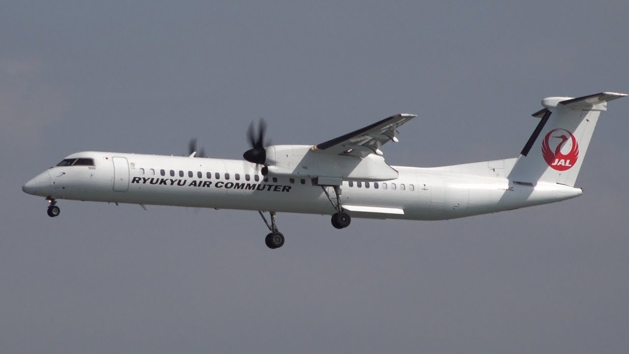 Ryukyu Air Commuter DHC-8-400 Dash 8 Combi JA82RC Landing at OKA